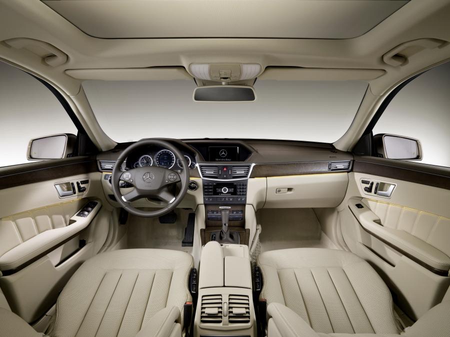  Mercedes-Benz E-Class Estate 2009 года  (фото 18 из 49)
